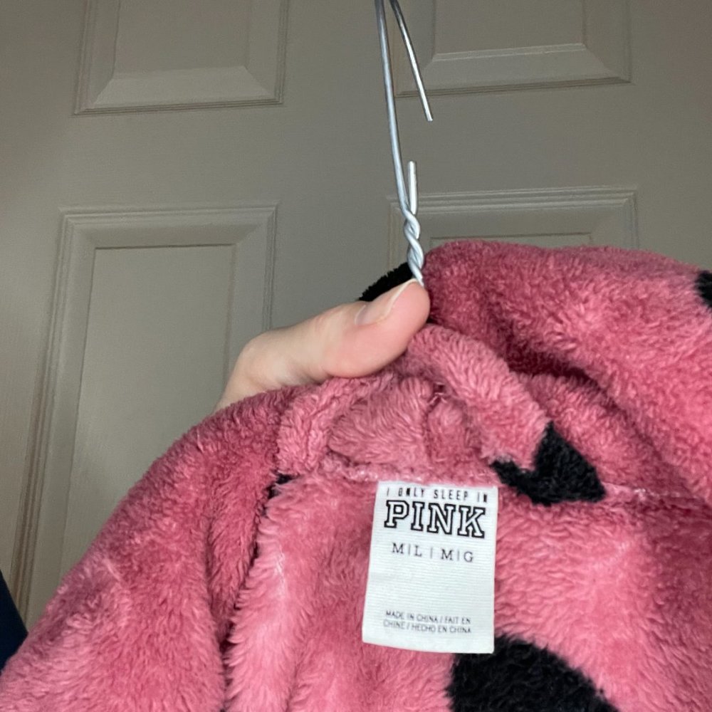 PINK Robe - Picture 2 of 3